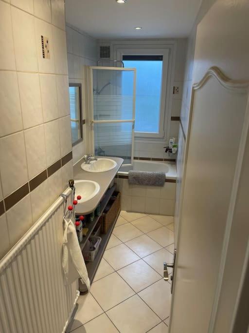 Appartement Entier Climatise - Parking Prive Saint-Martin-dʼHères Εξωτερικό φωτογραφία